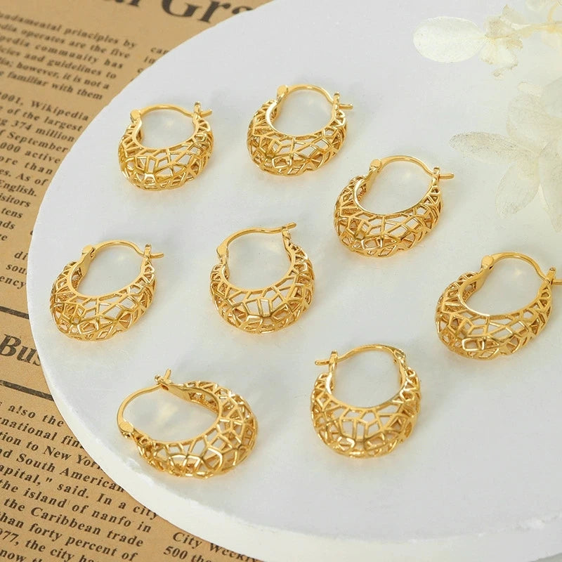 LT- F745 European and American Irregular Hollow Circle Earrings Niche Design Fade-resistant Ear Studs Trendy Wholesale