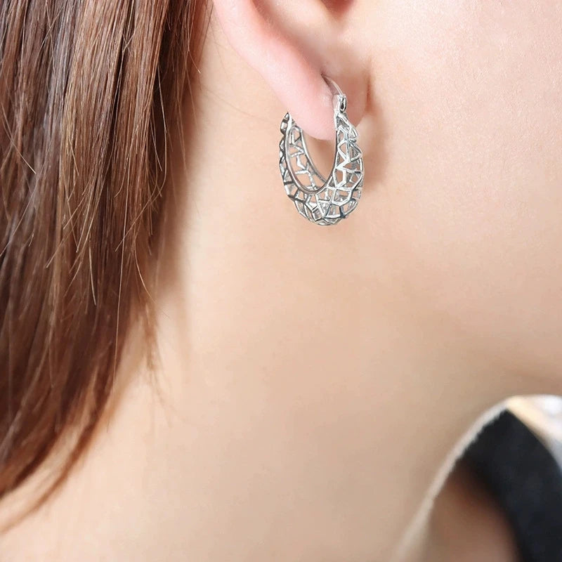 LT- F745 European and American Irregular Hollow Circle Earrings Niche Design Fade-resistant Ear Studs Trendy Wholesale